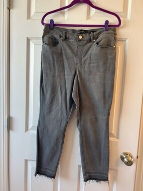 Susan Graver Black and Charcoal Knit Waistband Detail